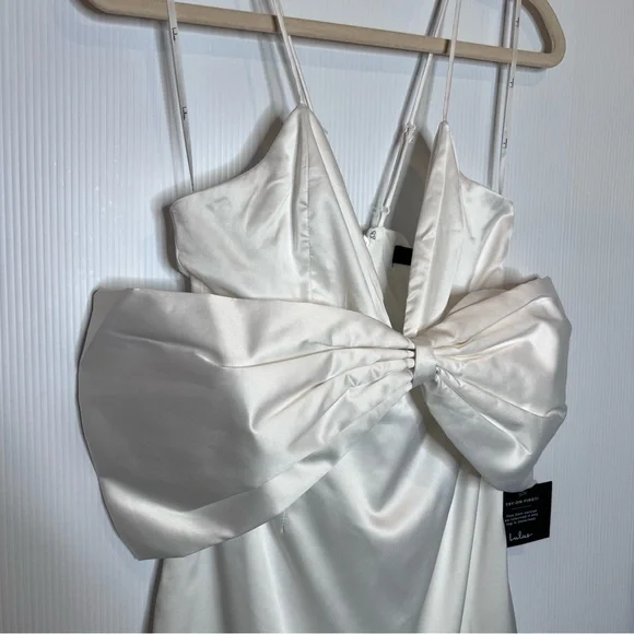 NWT LULUS Front Bow Mini Dress. Size Small - Picture 4 of 8